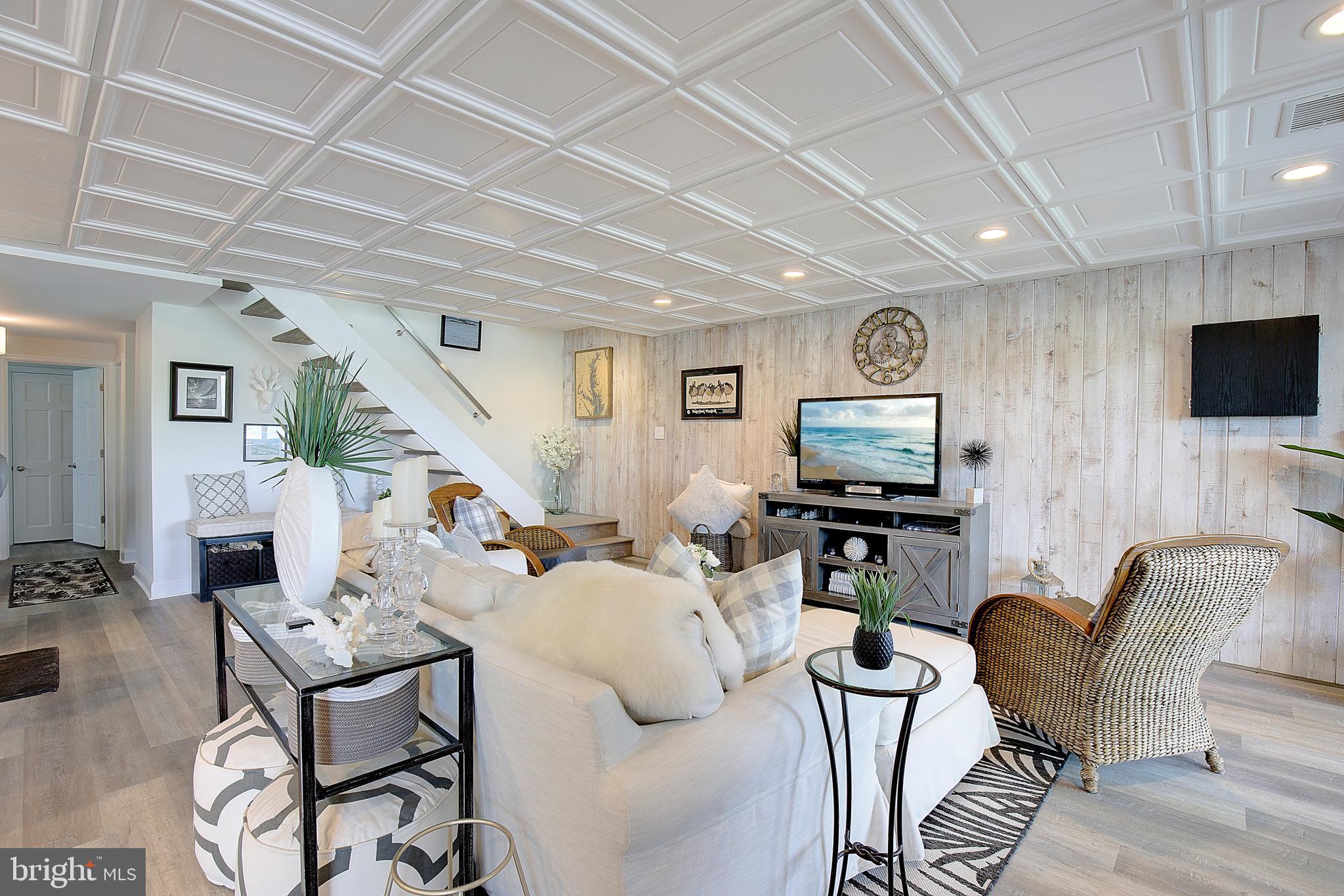 1164 OAK VIEW DRIVE