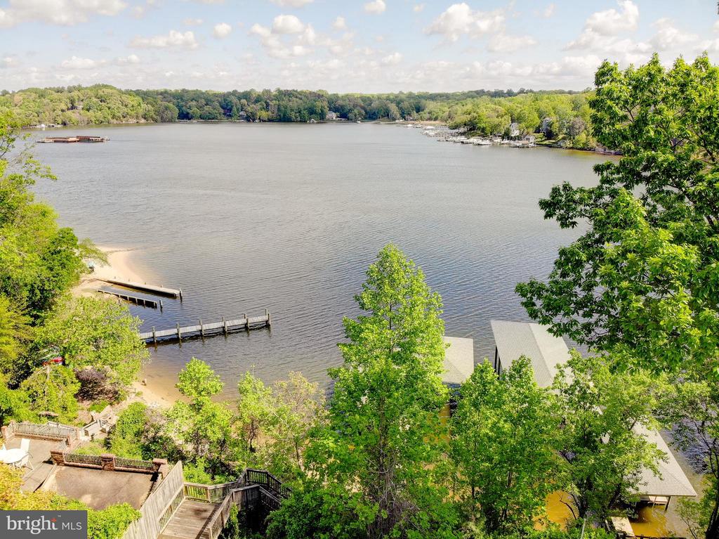 1164 OAK VIEW DRIVE