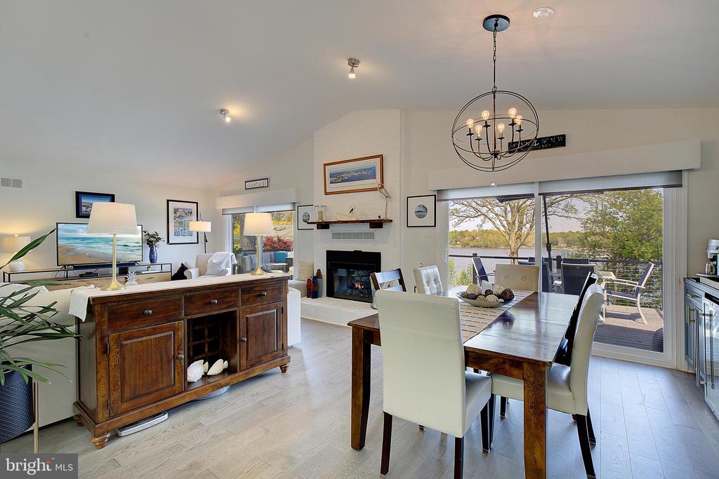 1164 OAK VIEW DRIVE