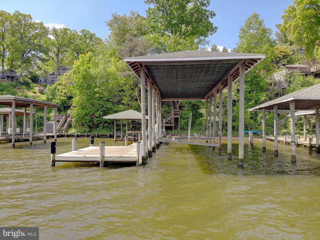 1164 OAK VIEW DRIVE