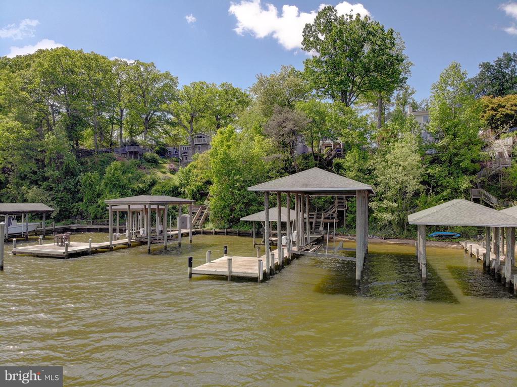 1164 OAK VIEW DRIVE