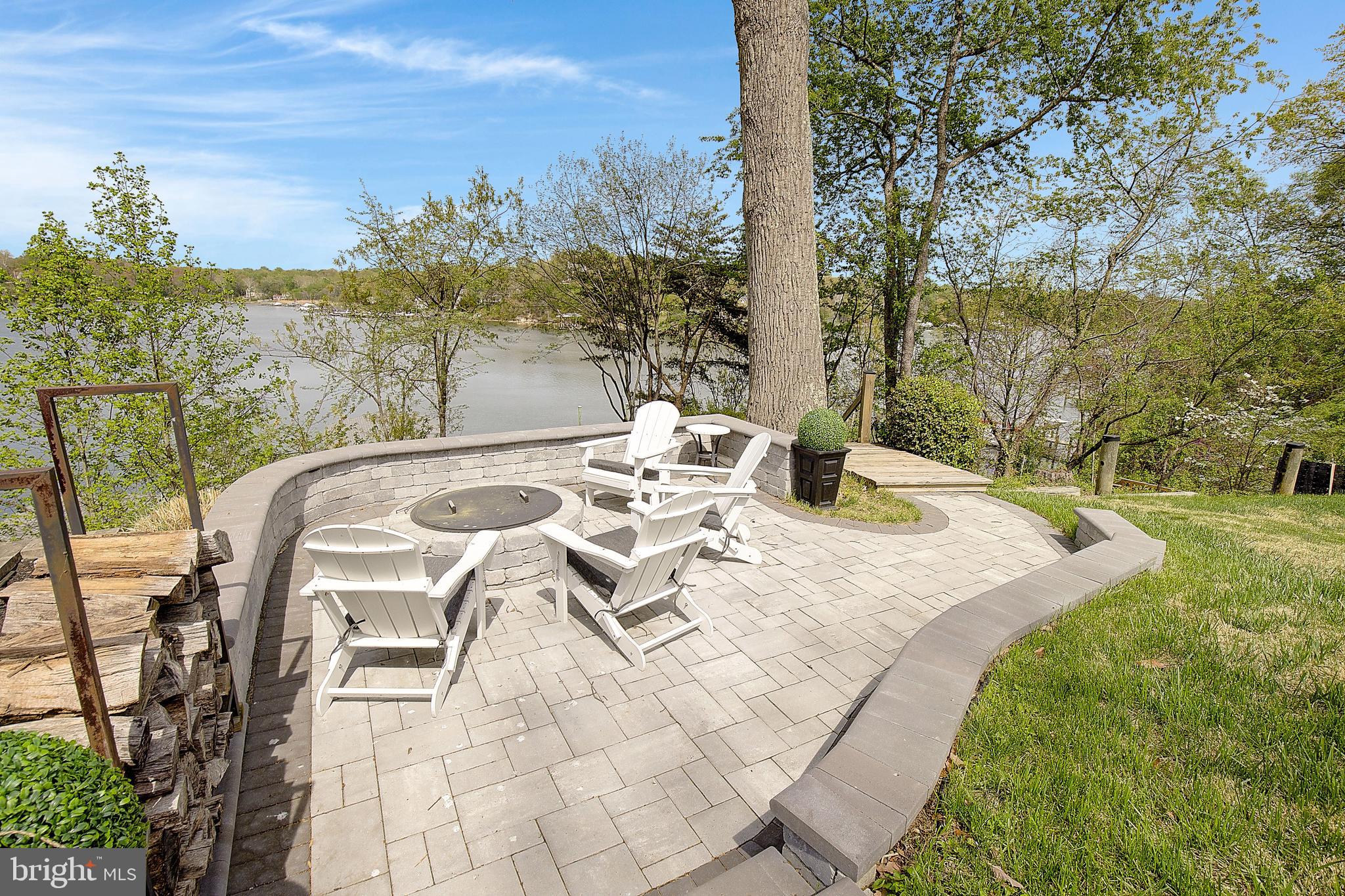 1164 OAK VIEW DRIVE