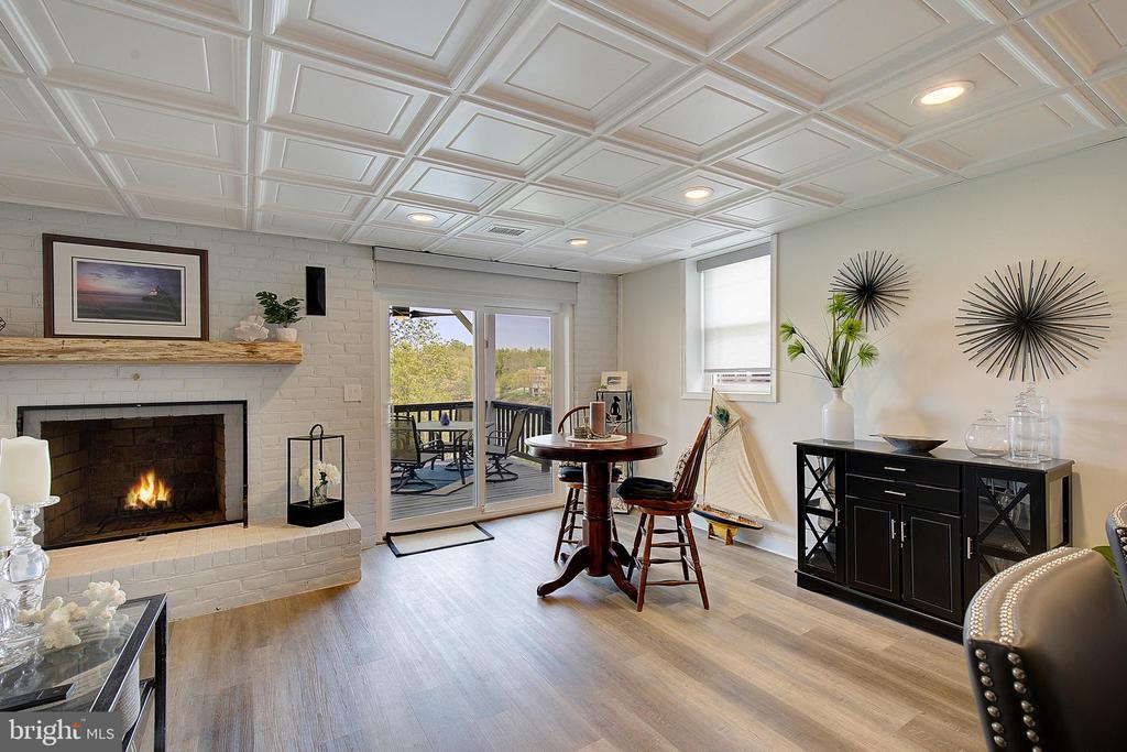 1164 OAK VIEW DRIVE