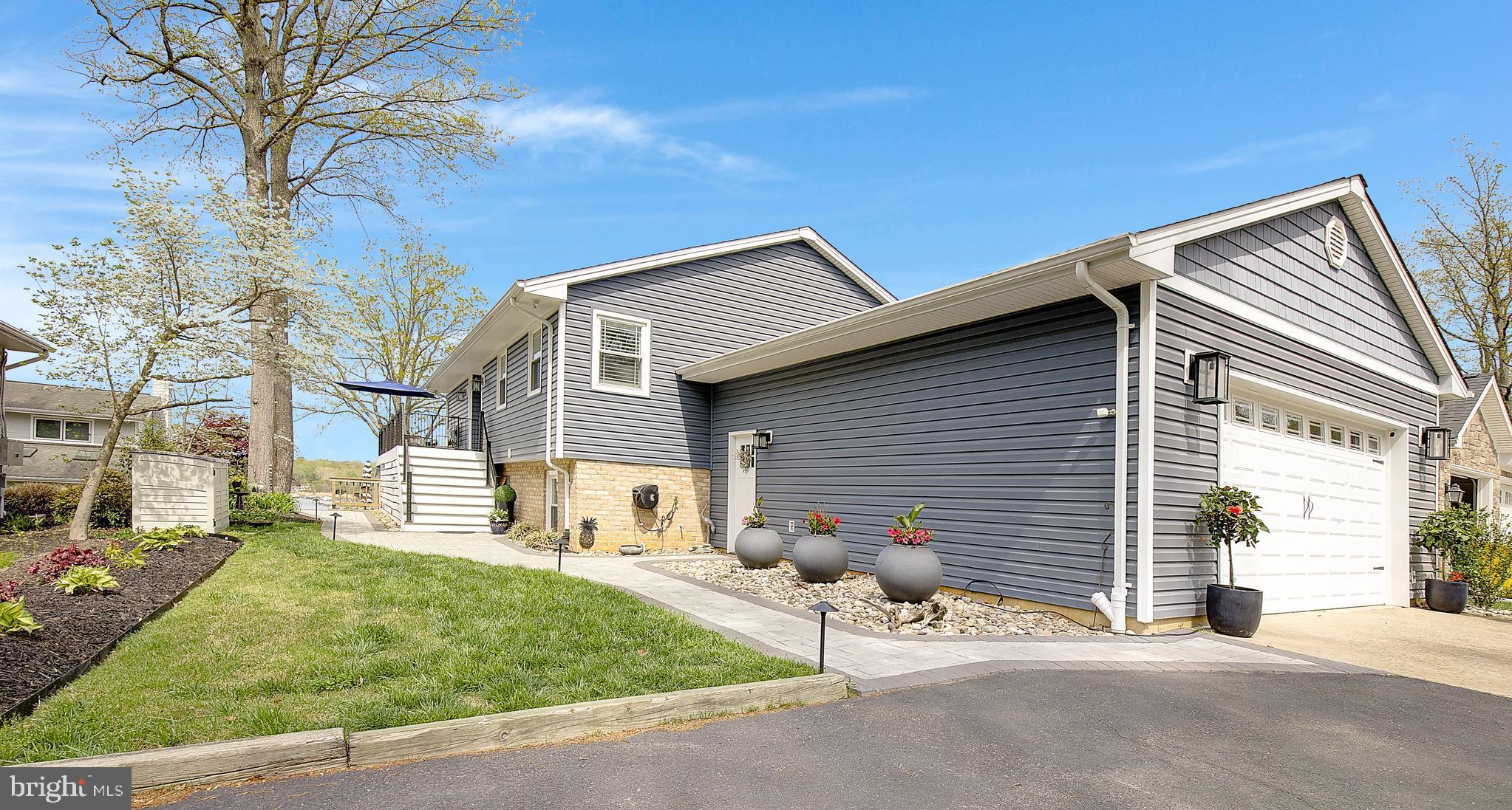 1164 OAK VIEW DRIVE