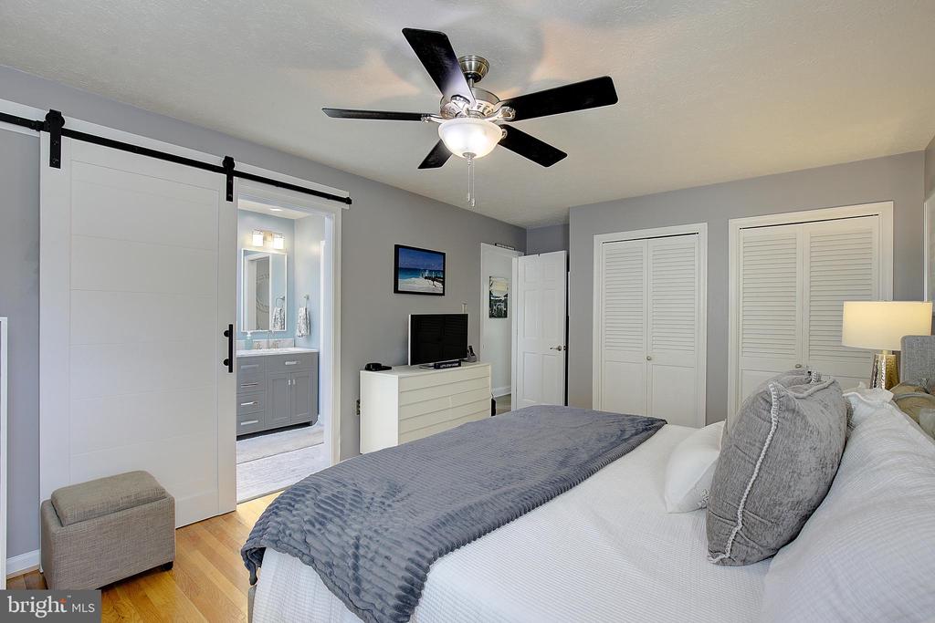1164 OAK VIEW DRIVE