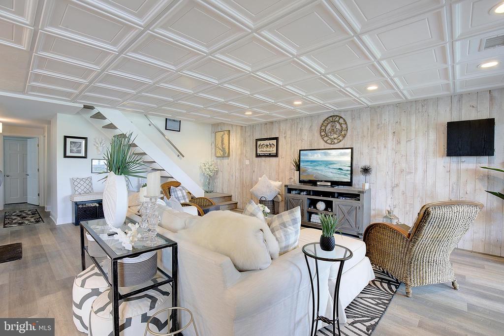 1164 OAK VIEW DRIVE