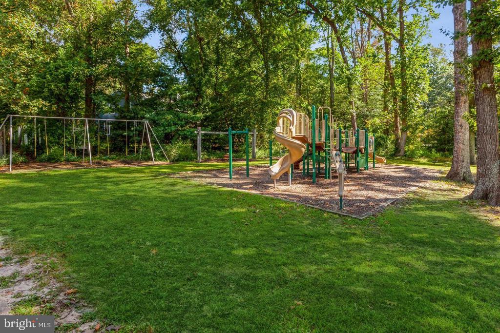 613 OAKLAND HILLS COURT B 201