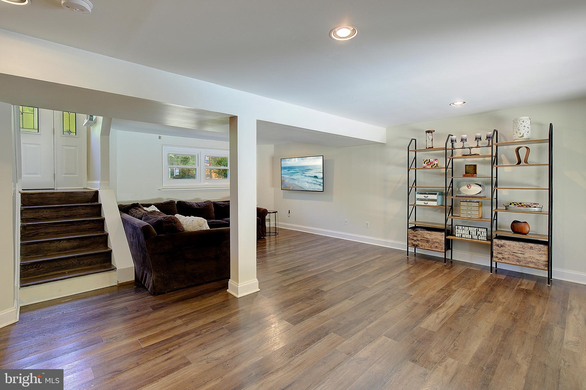 2190 HALLMARK COURT