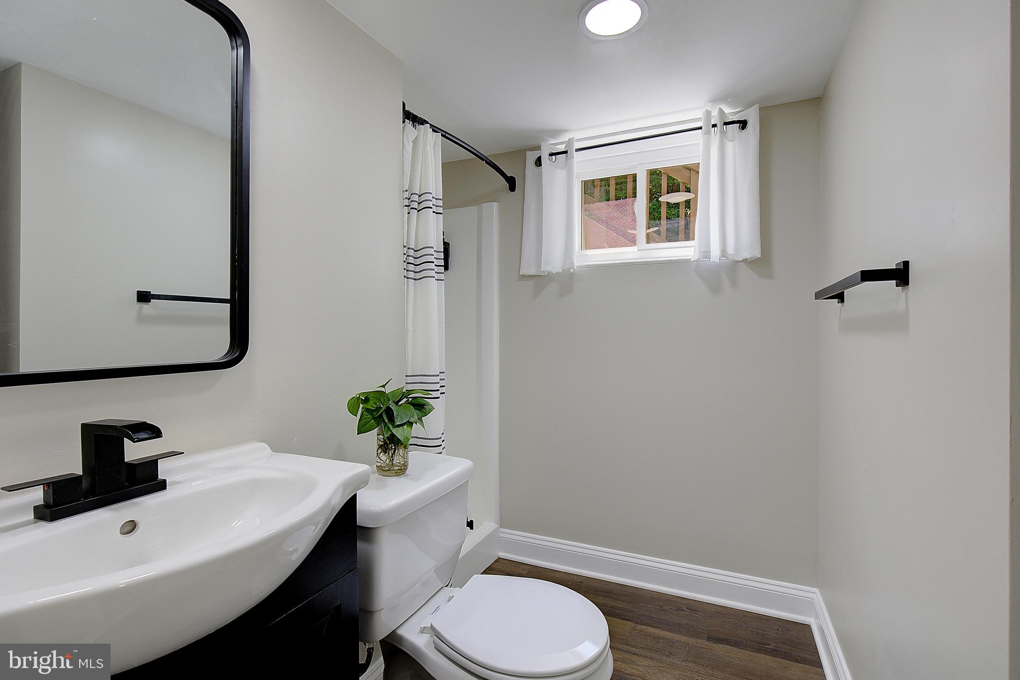 2190 HALLMARK COURT
