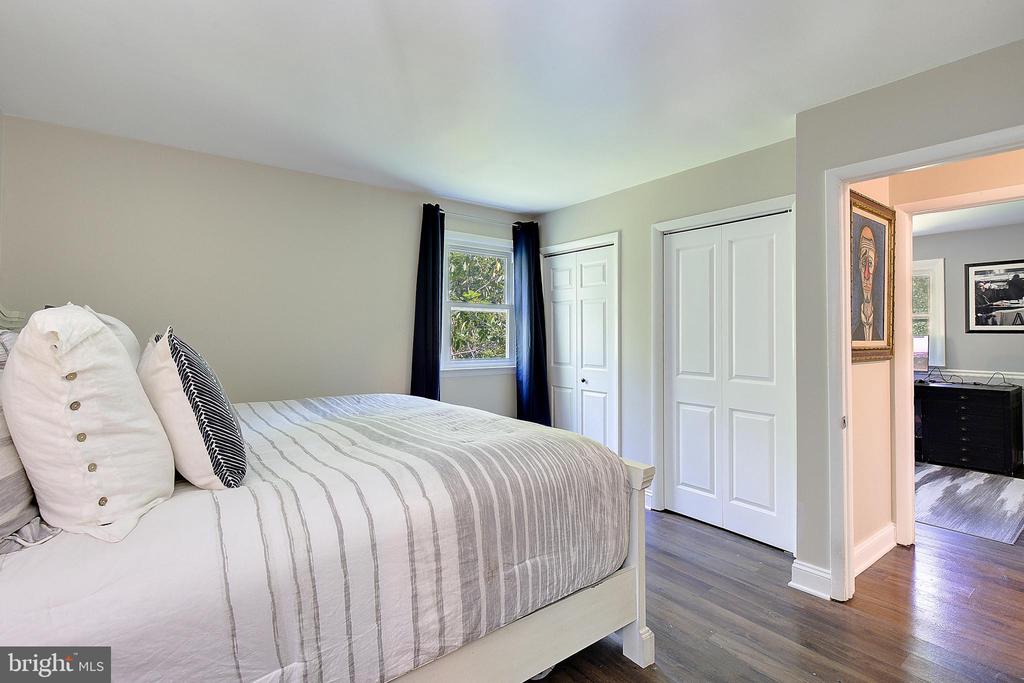2190 HALLMARK COURT