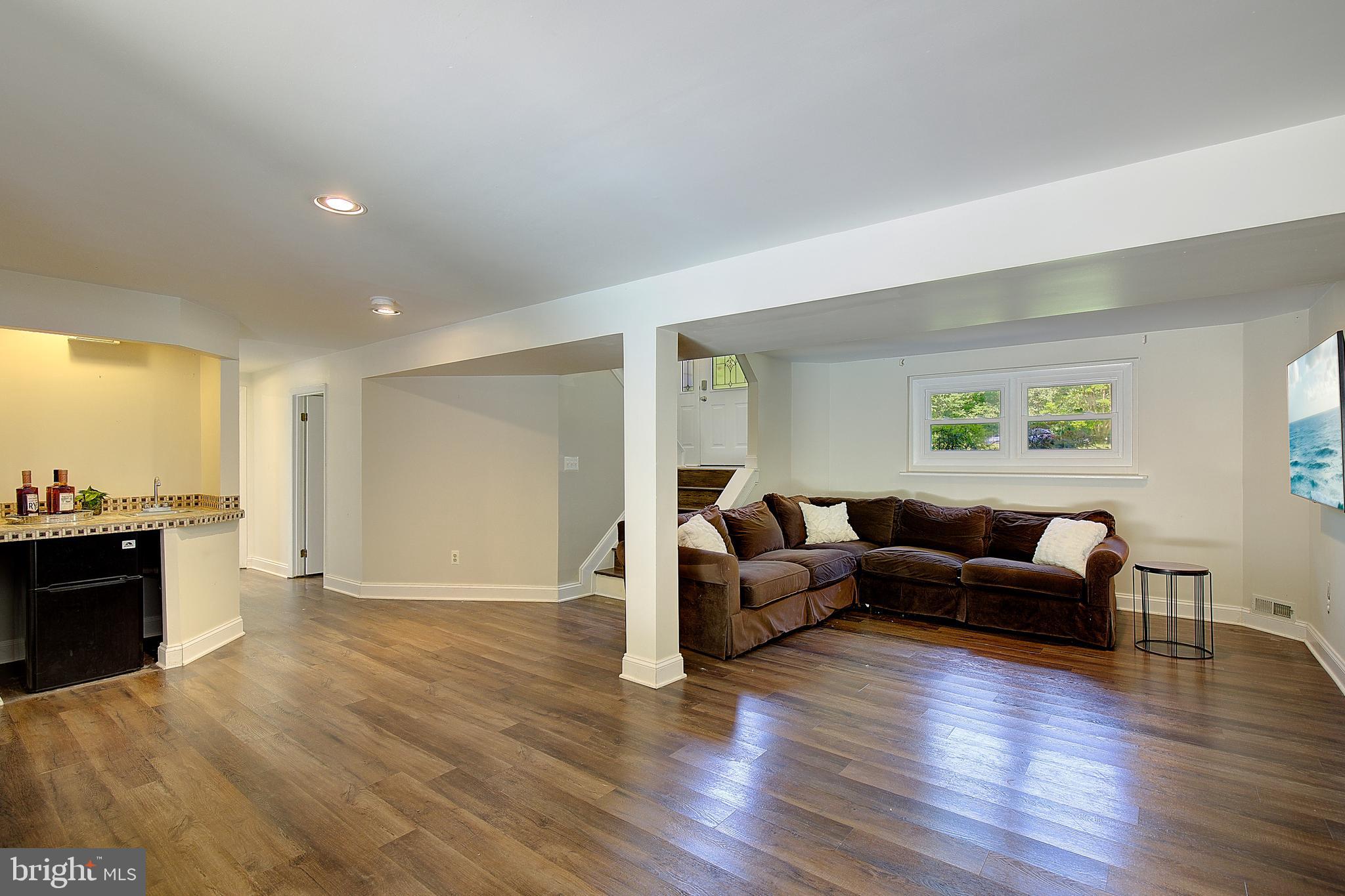 2190 HALLMARK COURT
