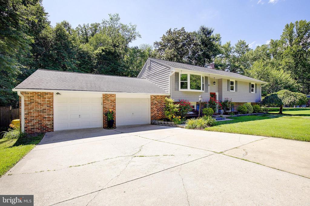 2190 HALLMARK COURT