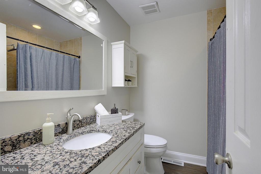 2190 HALLMARK COURT