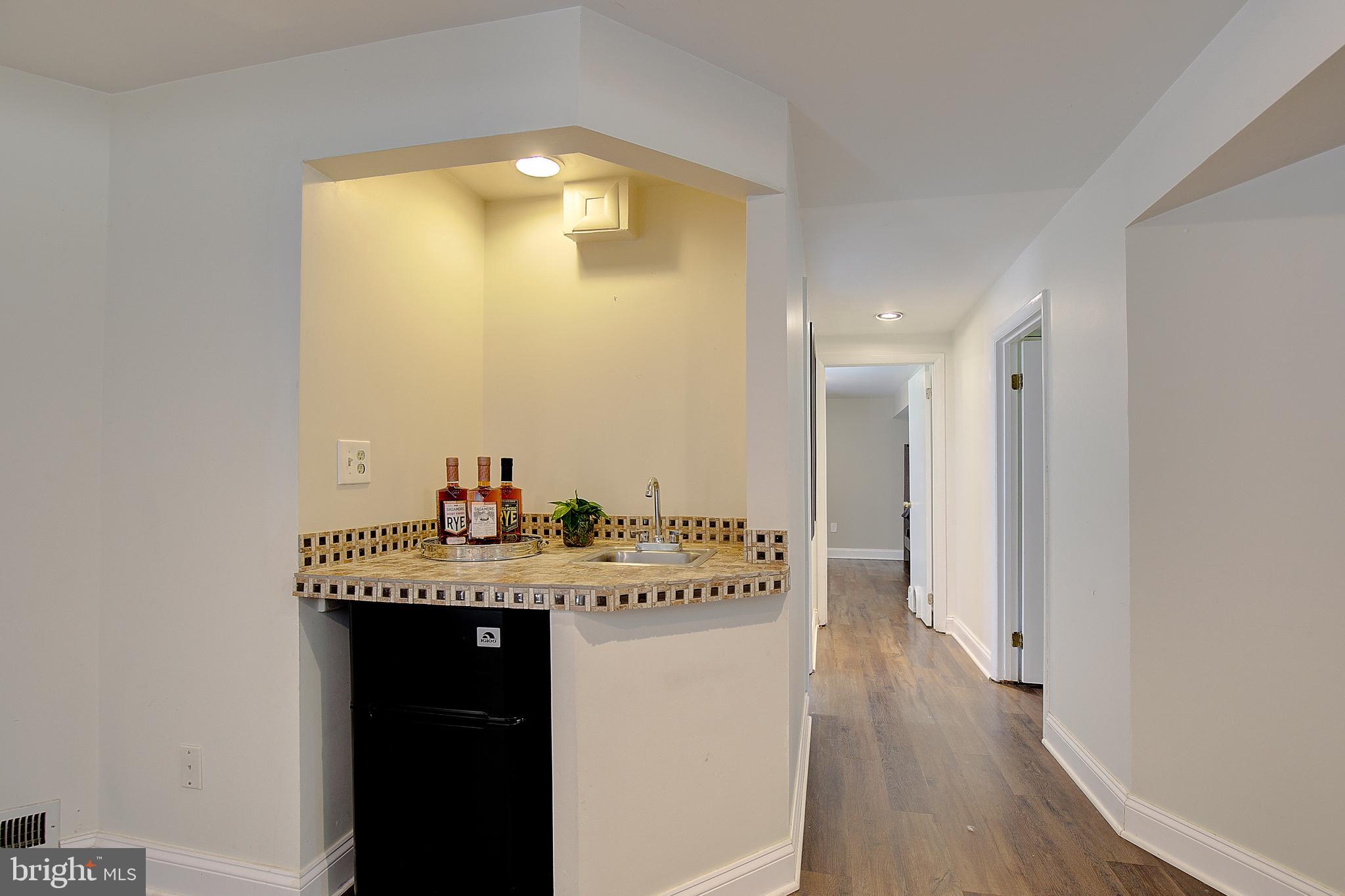 2190 HALLMARK COURT
