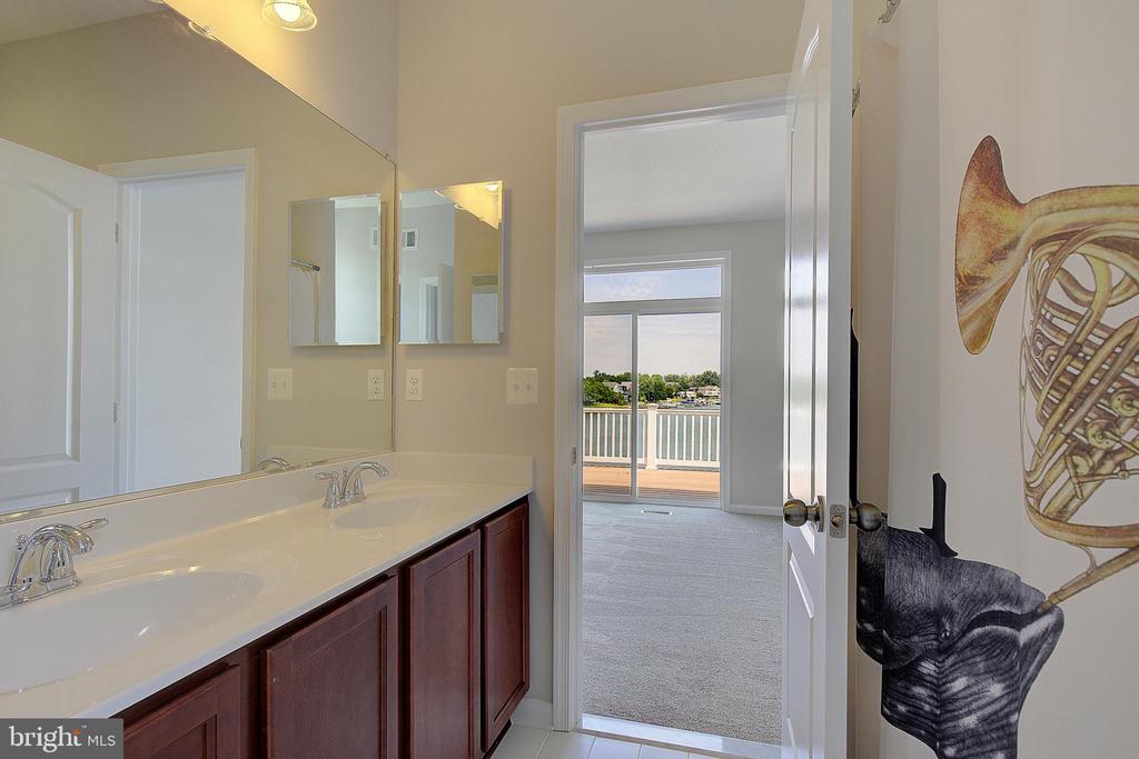 3956 HONEYSUCKLE DRIVE