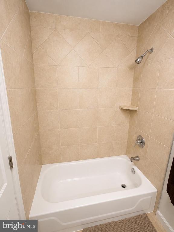 1240 GEMINI DRIVE Unit: 85