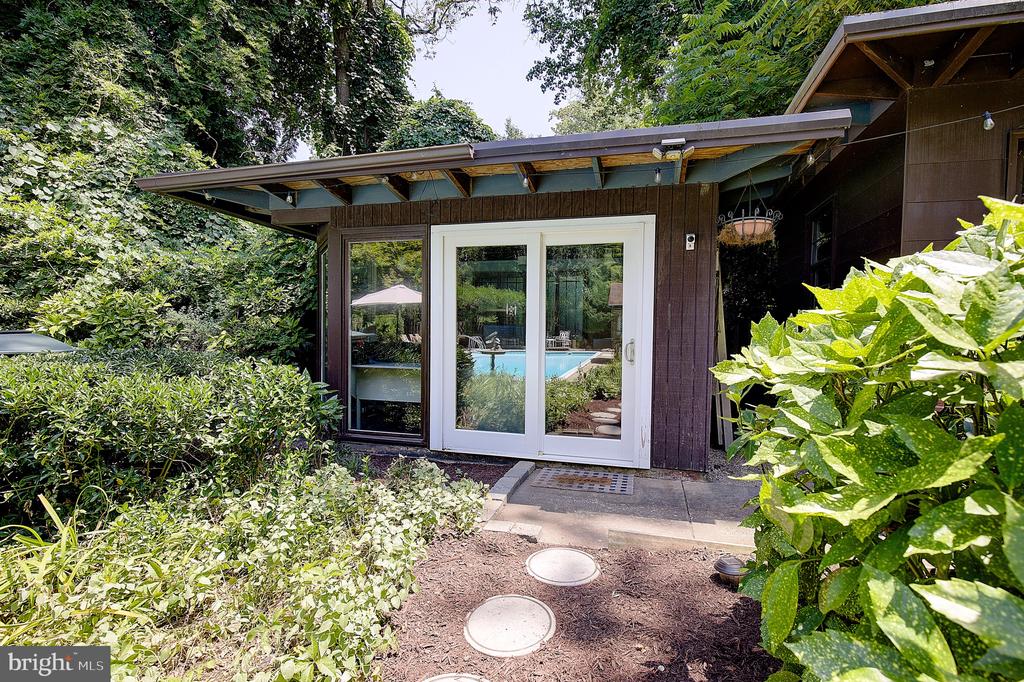 1169 LATROBE DRIVE