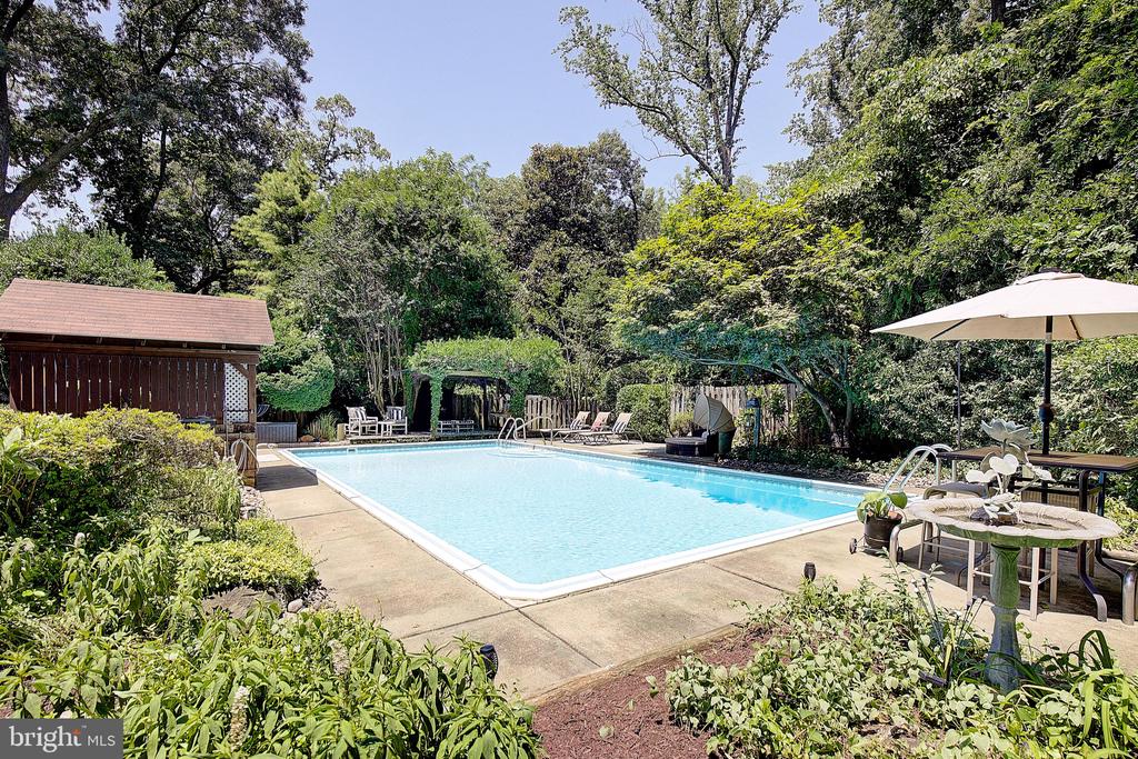 1169 LATROBE DRIVE