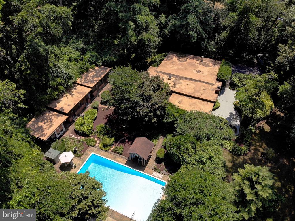 1169 LATROBE DRIVE