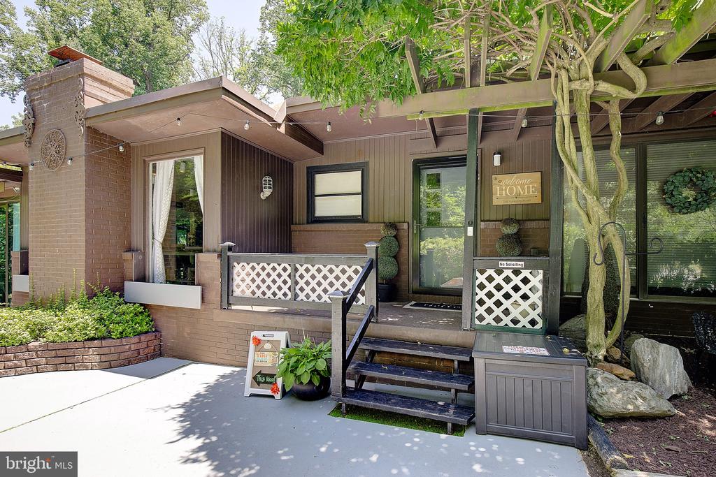 1169 LATROBE DRIVE