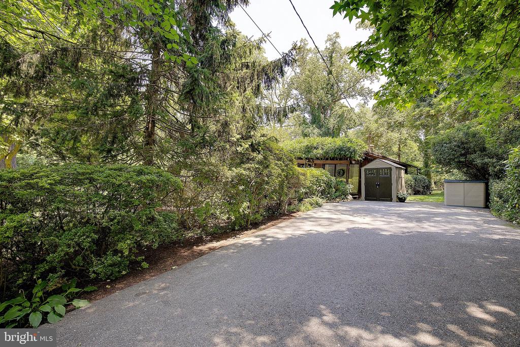 1169 LATROBE DRIVE
