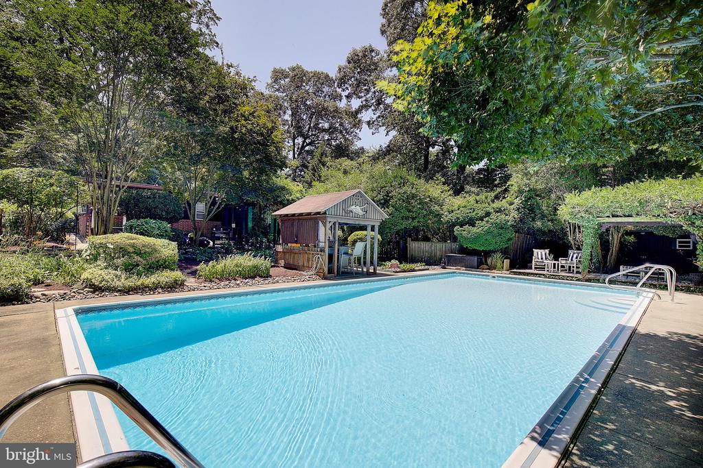 1169 LATROBE DRIVE