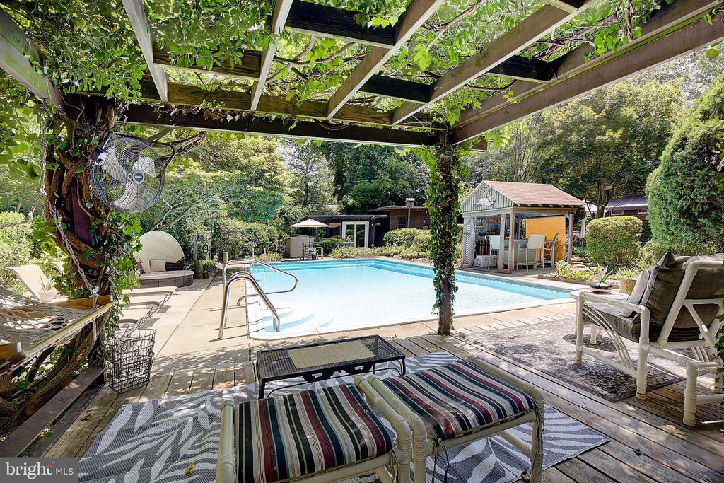 1169 LATROBE DRIVE