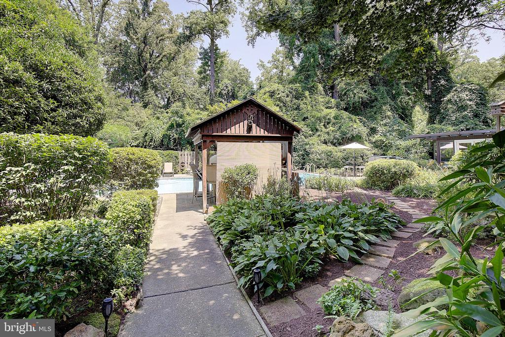 1169 LATROBE DRIVE
