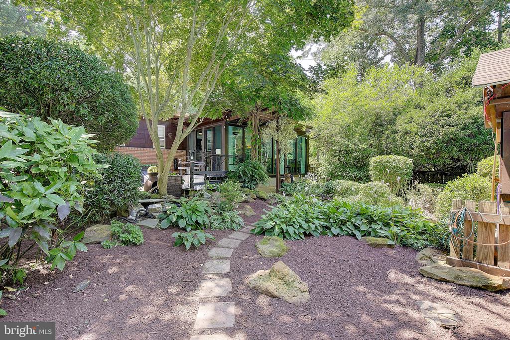 1169 LATROBE DRIVE