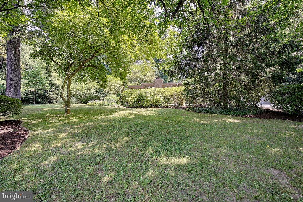 1169 LATROBE DRIVE