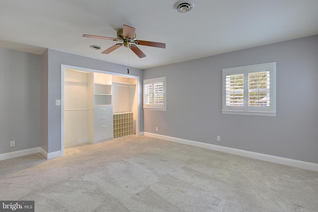 5703 GREAT OAK PARKWAY