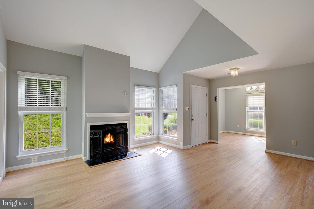 908 WINDWHISPER LANE