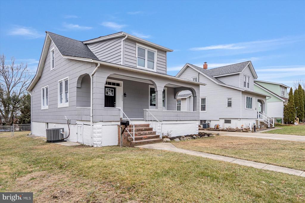 3223 Chesley Ave