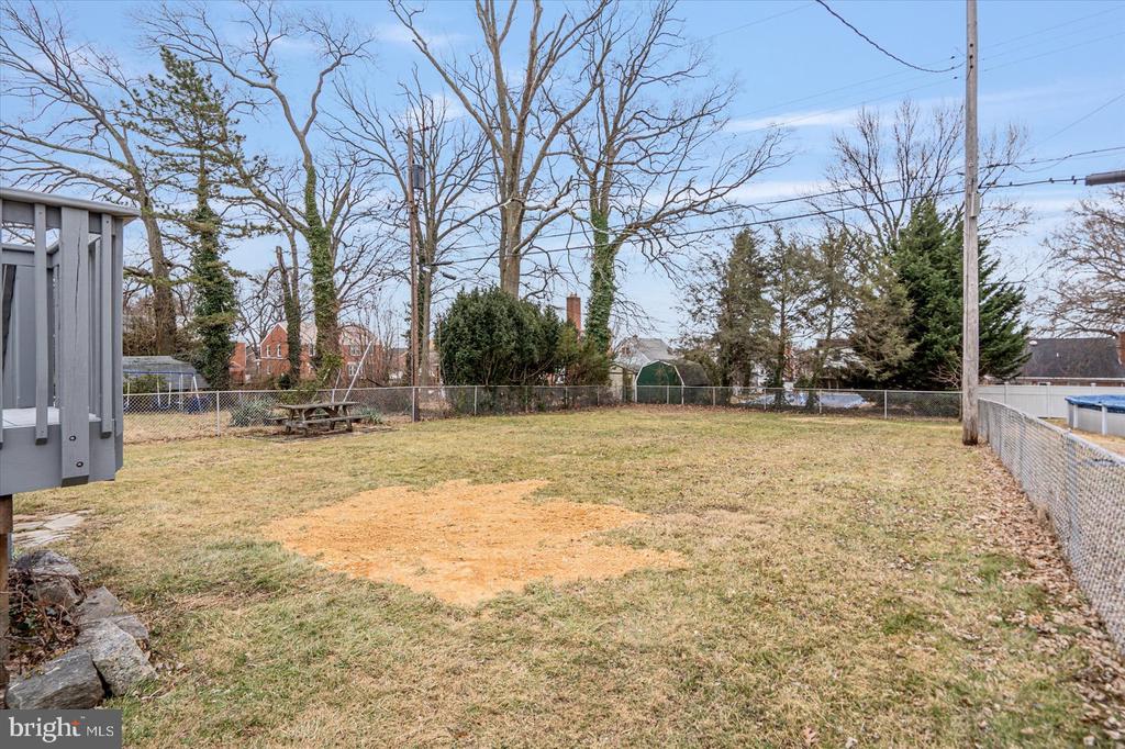 3223 Chesley Ave