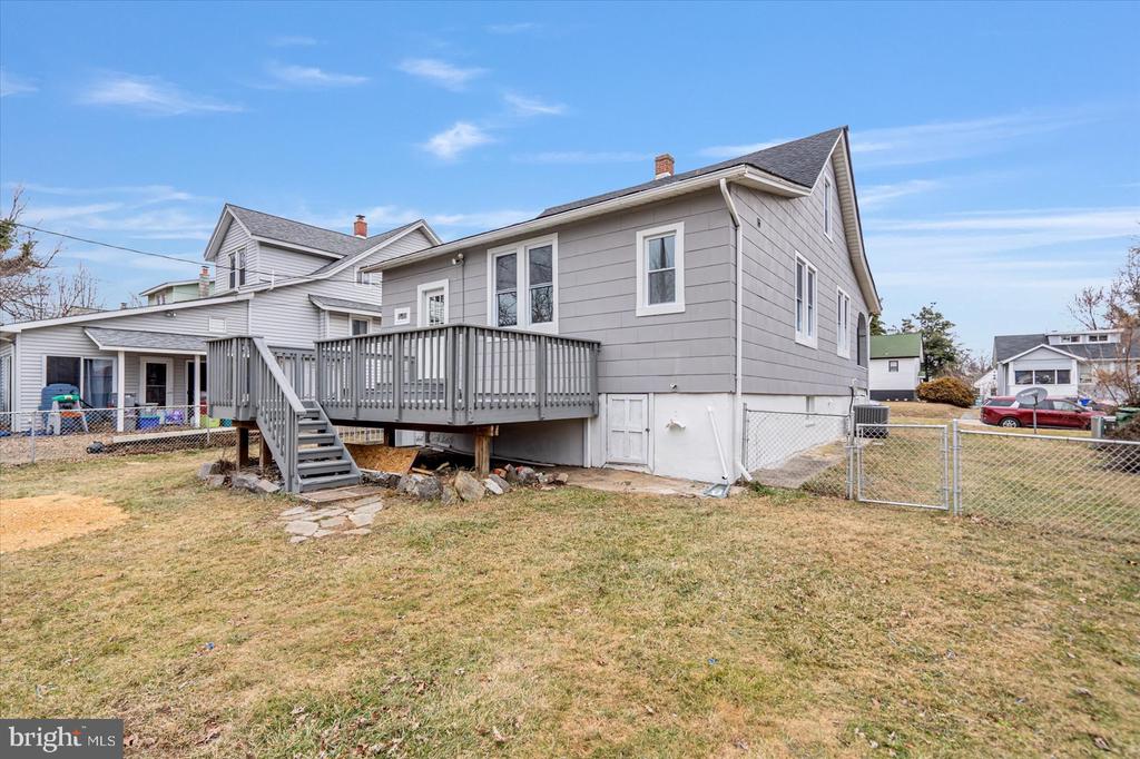 3223 Chesley Ave