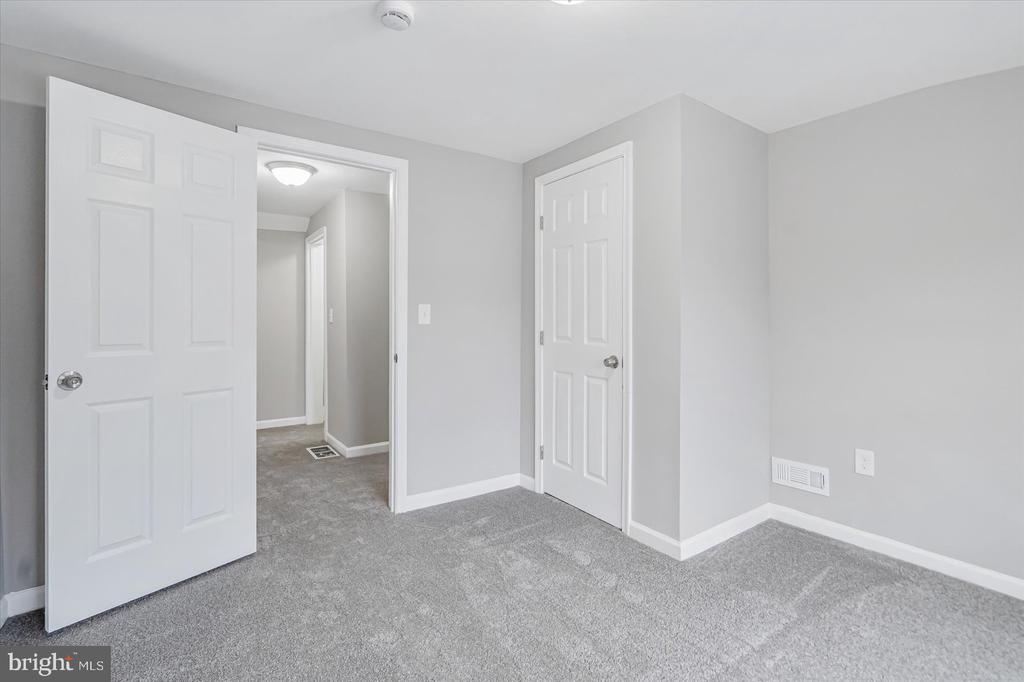 3223 Chesley Ave