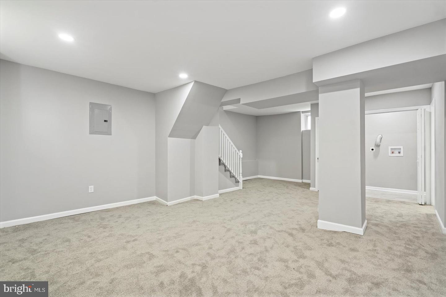 3912 Fernhill Ave