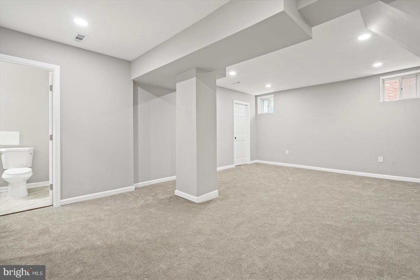 3912 Fernhill Ave
