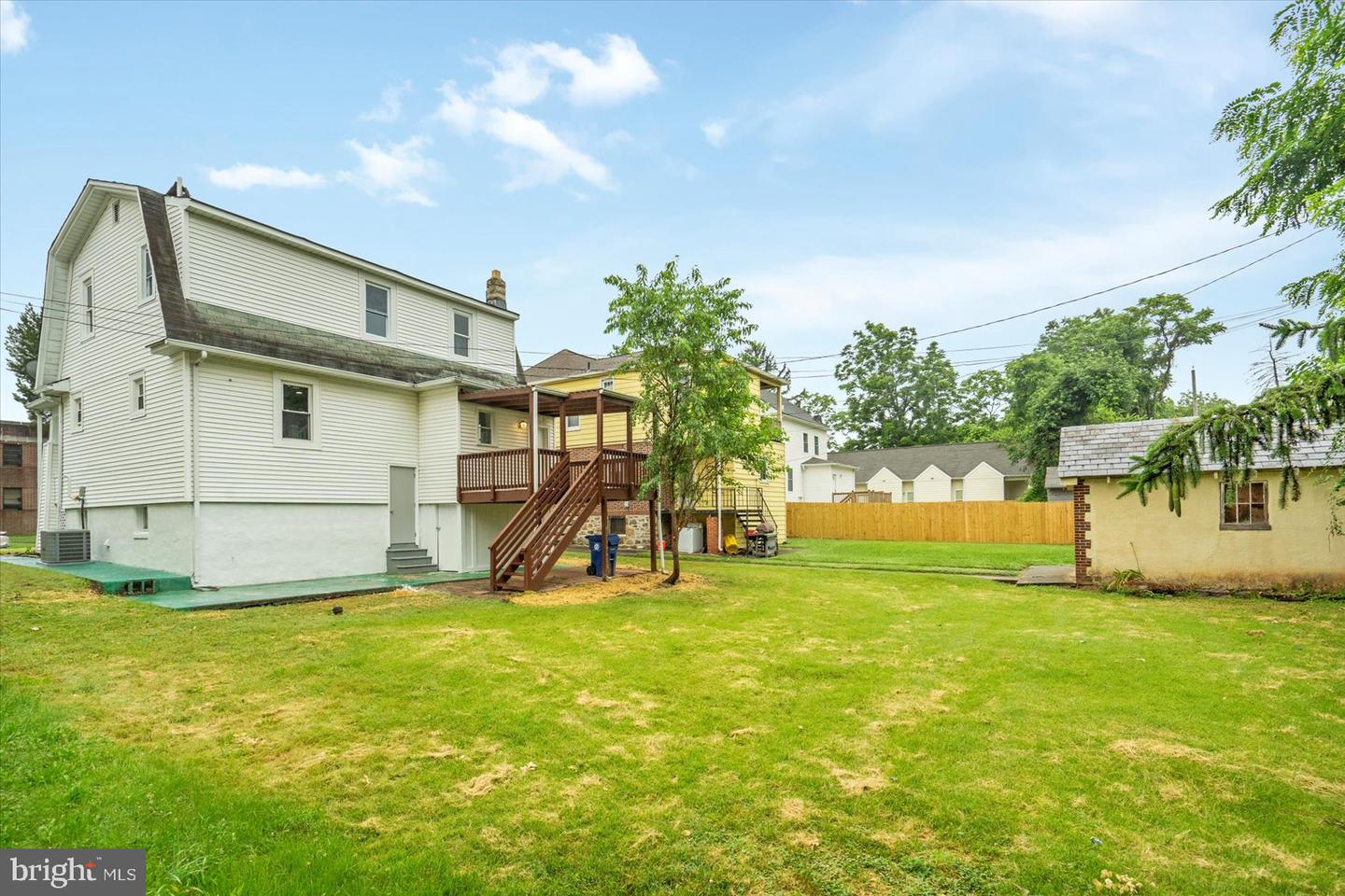 3912 Fernhill Ave