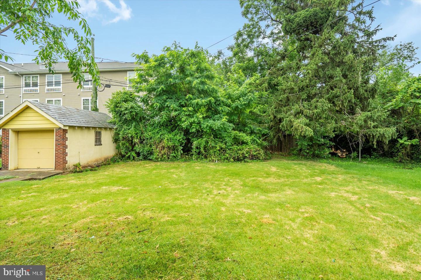 3912 Fernhill Ave
