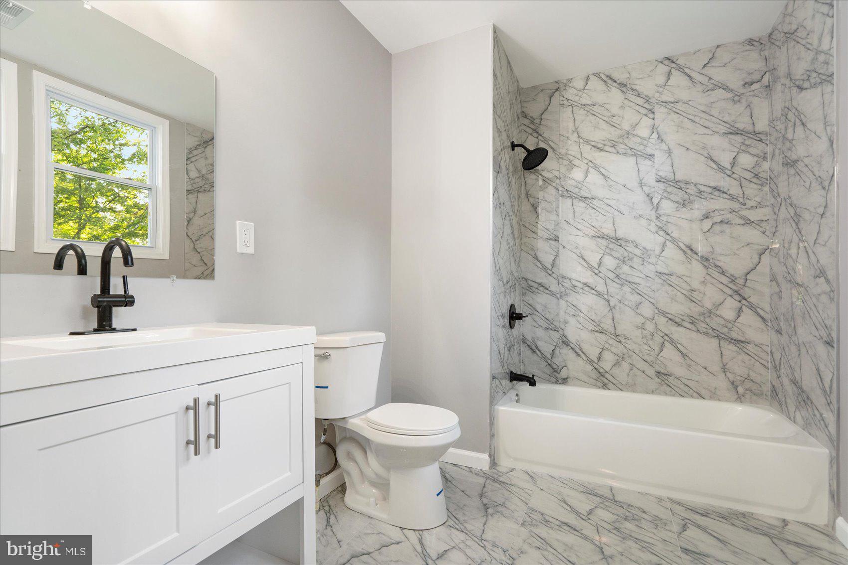 3907 FLEETWOOD AVENUE