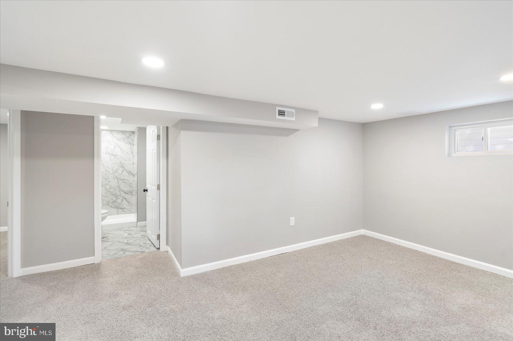 3907 FLEETWOOD AVENUE