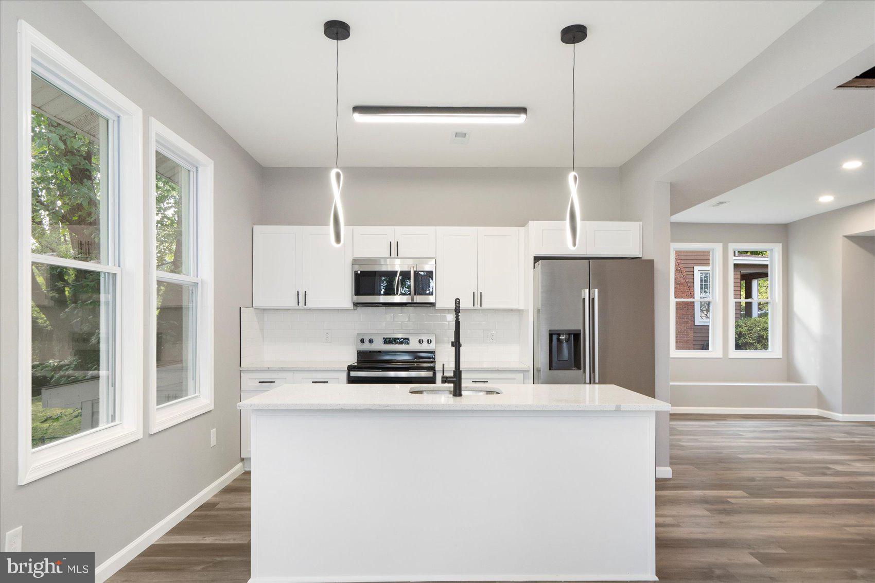 3907 FLEETWOOD AVENUE