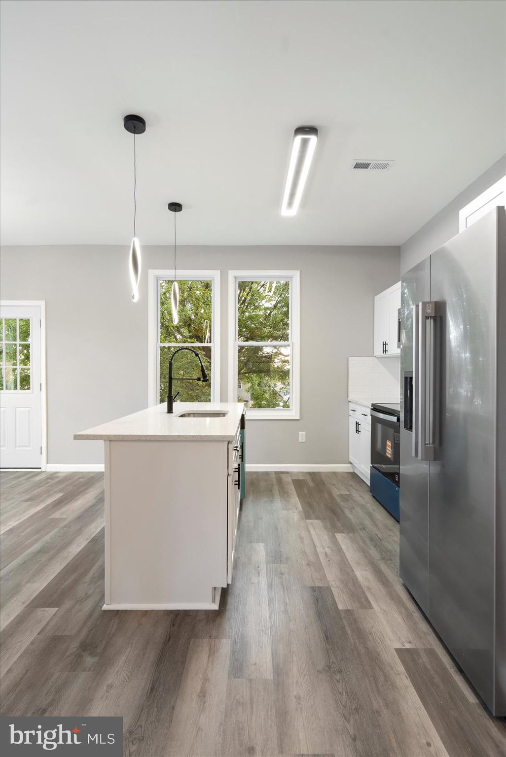 3907 FLEETWOOD AVENUE