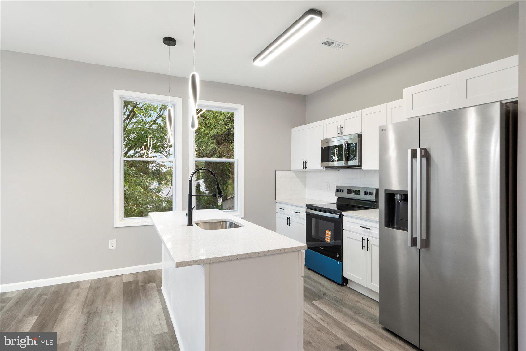 3907 FLEETWOOD AVENUE