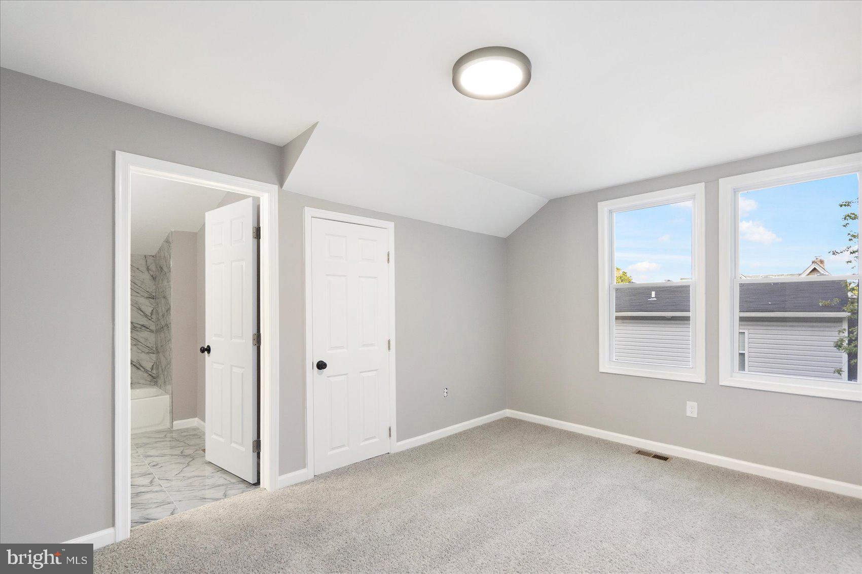 3907 FLEETWOOD AVENUE