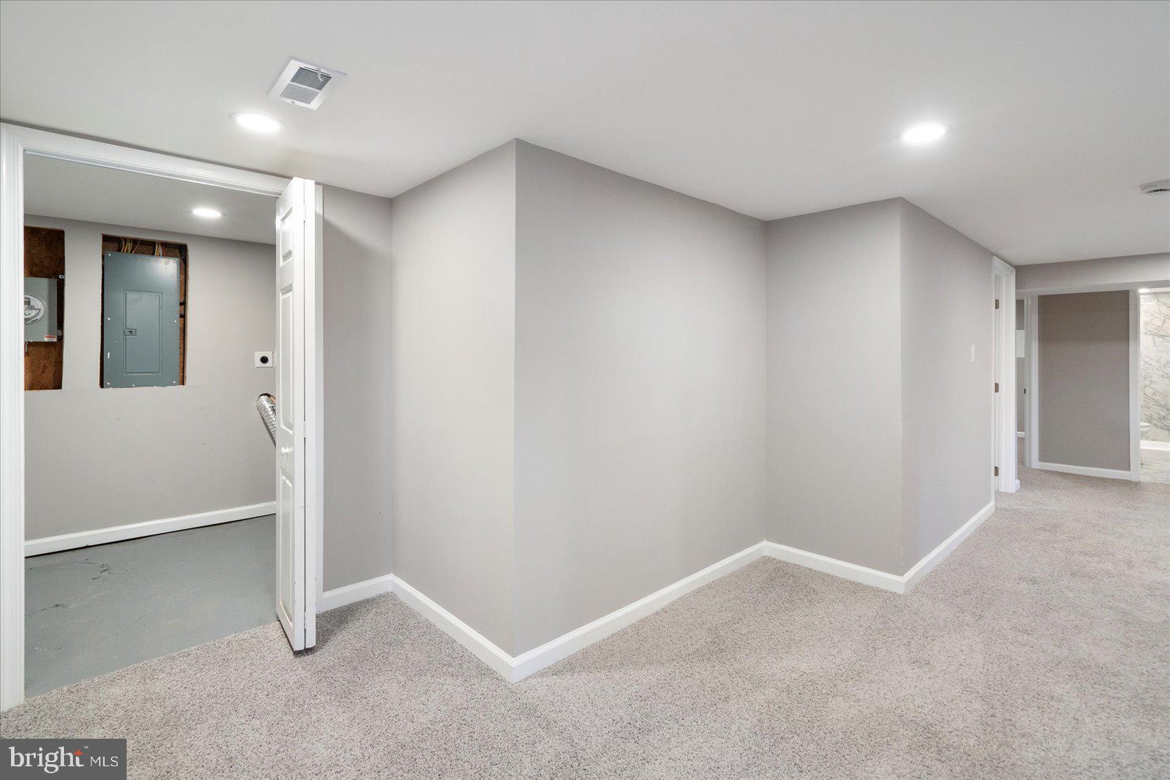 3907 FLEETWOOD AVENUE