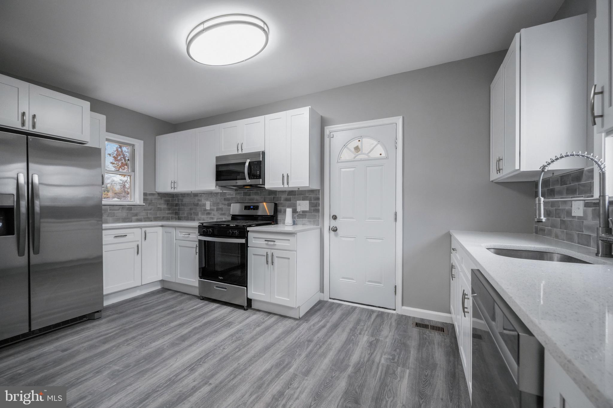 3809 N ROGERS AVENUE