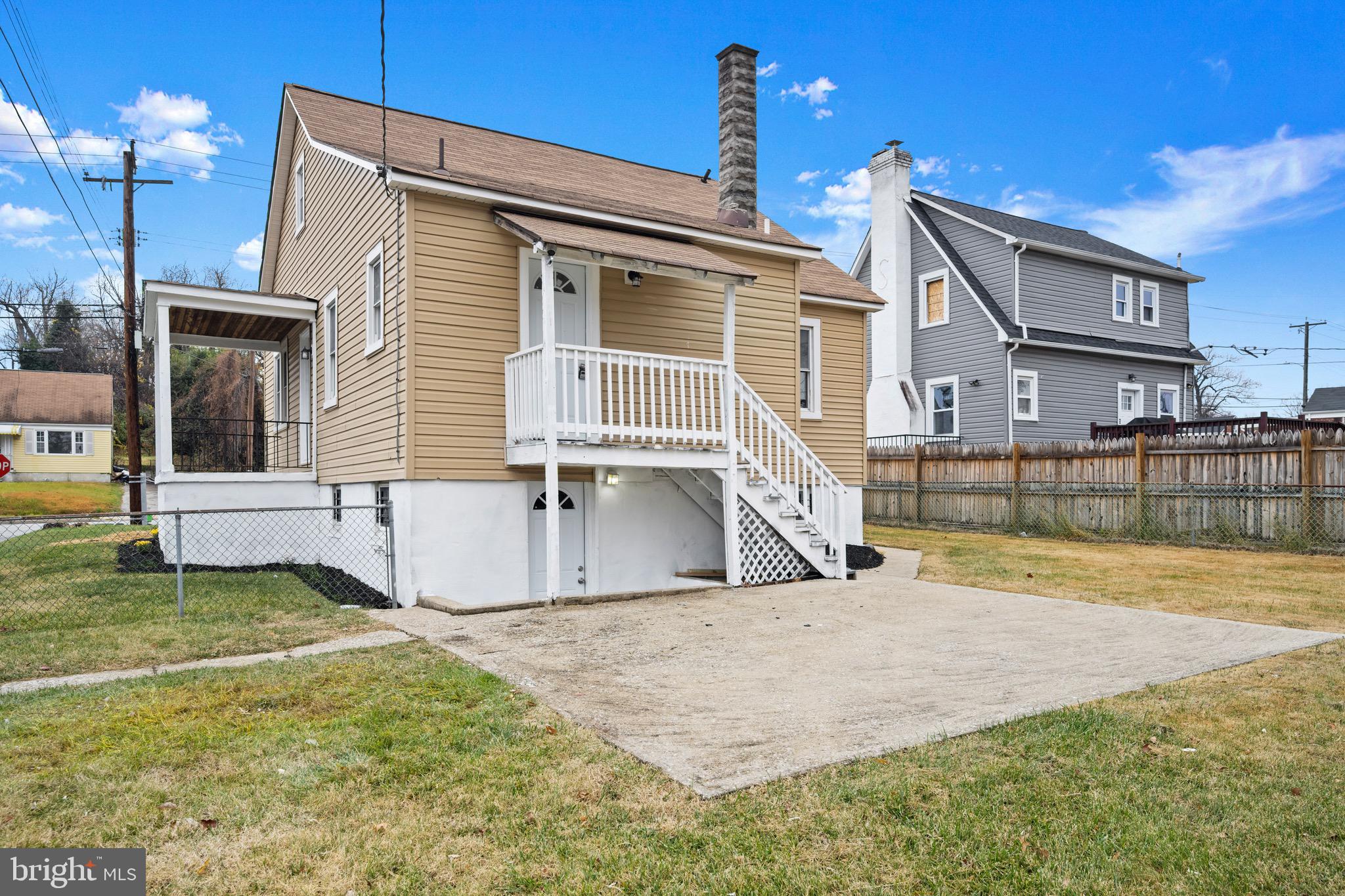 3809 N ROGERS AVENUE