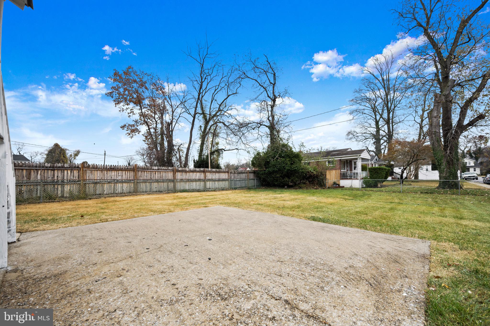 3809 N ROGERS AVENUE